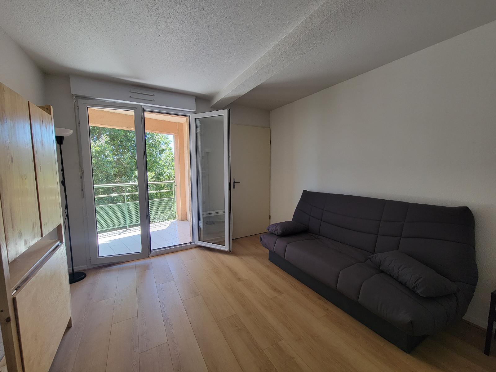 Appartement rénové / 1 pièce 17m2