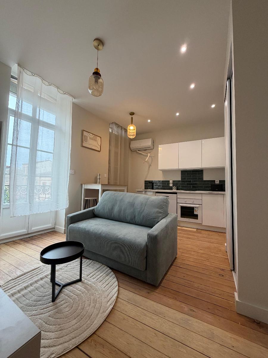 Appartement rénové / 2 pièces 33m2