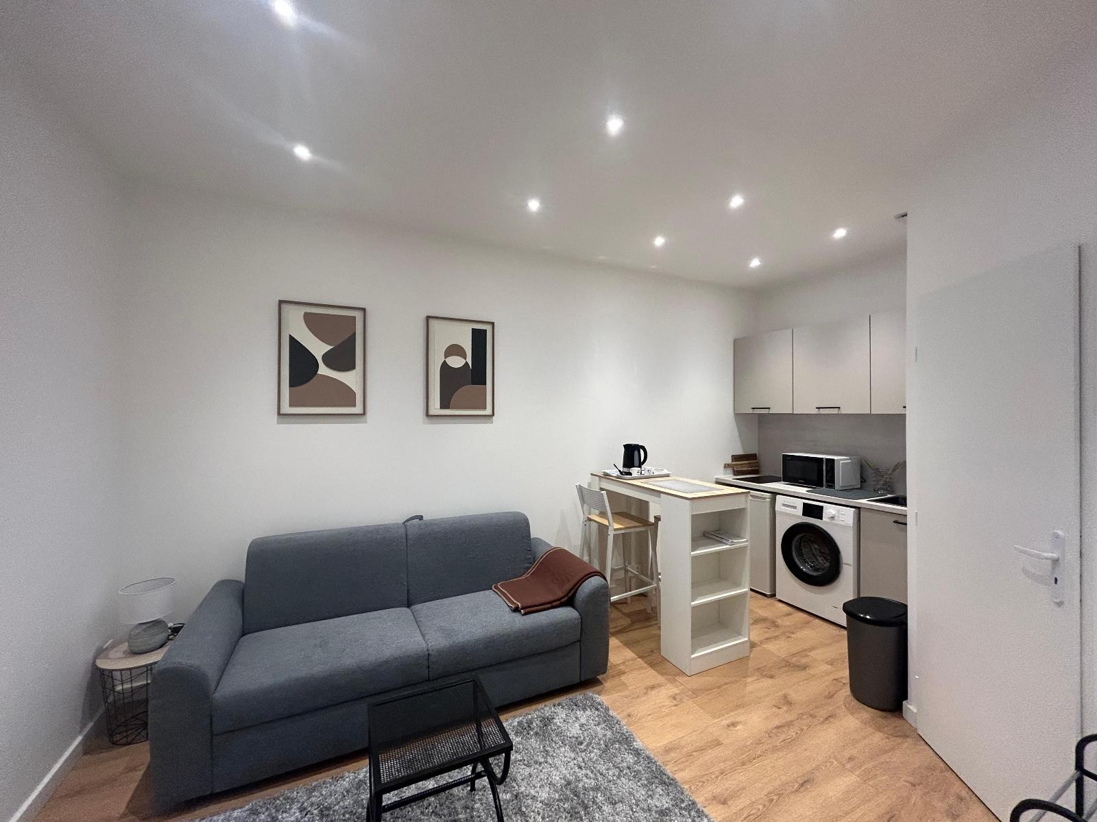 Appartement rénové / 1 pièce 18m2