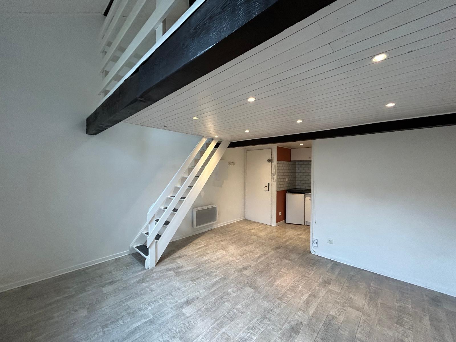 Appartement rénové / 2 pièces 26m2