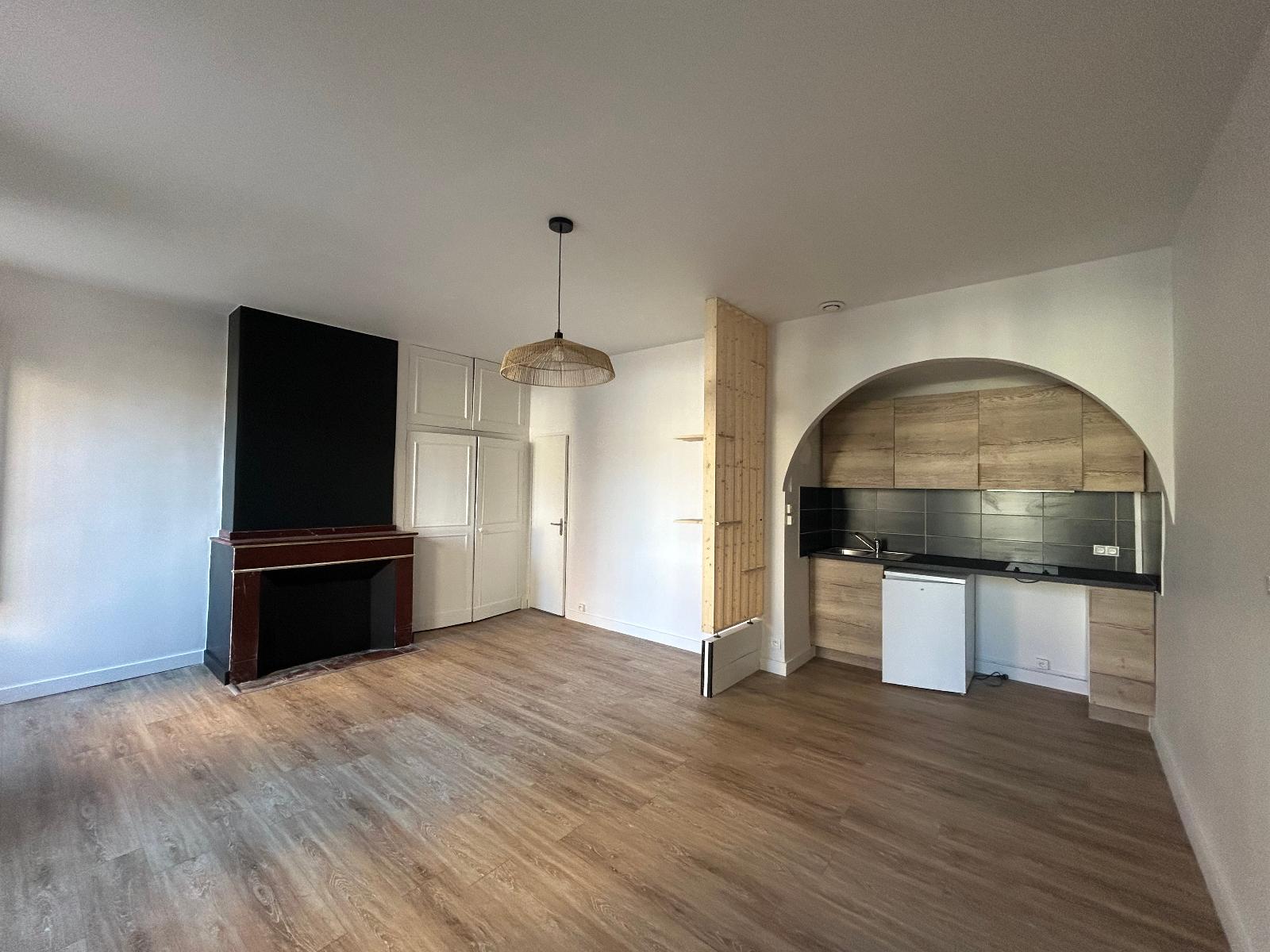 Appartement rénové / 1 pièce 28m2