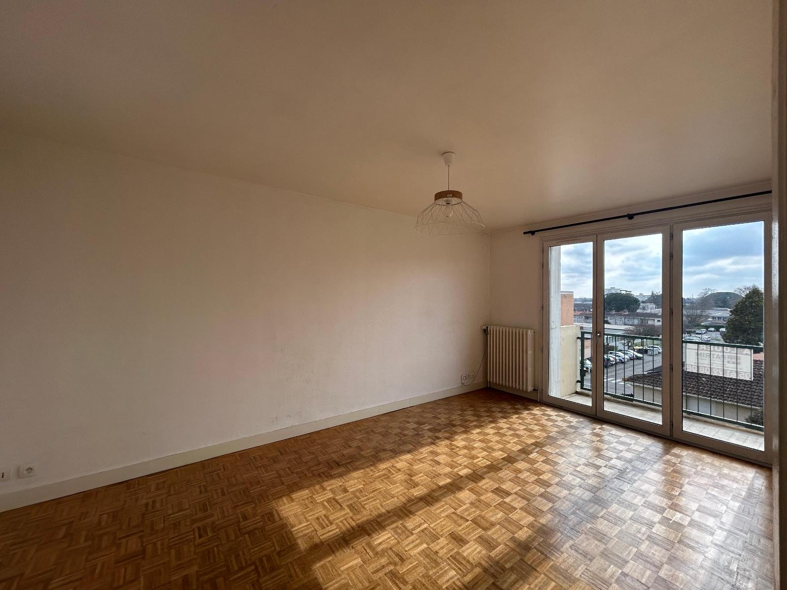 Appartement rénové / 2 pièces 43m2