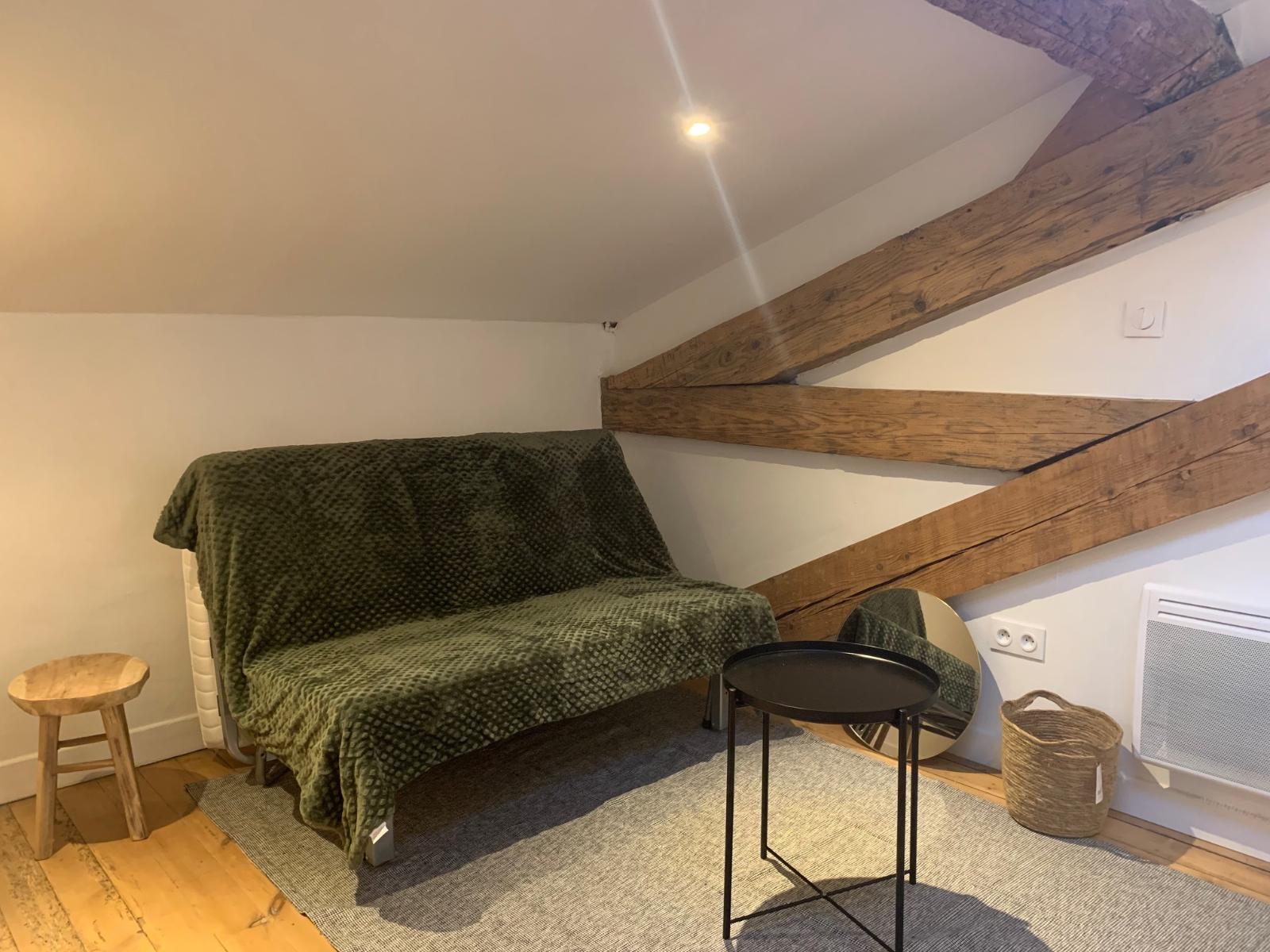 Appartement rénové / 1 pièce 16m2