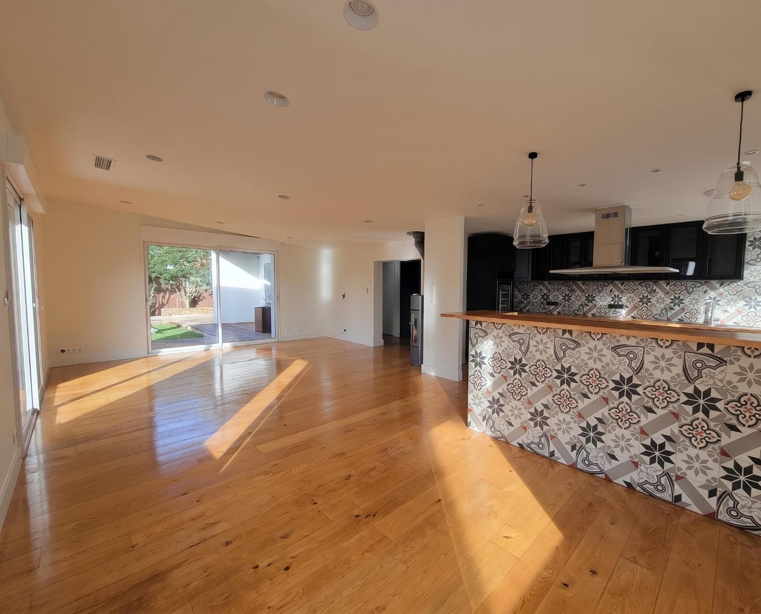 Villa / 5 pièces 194m2